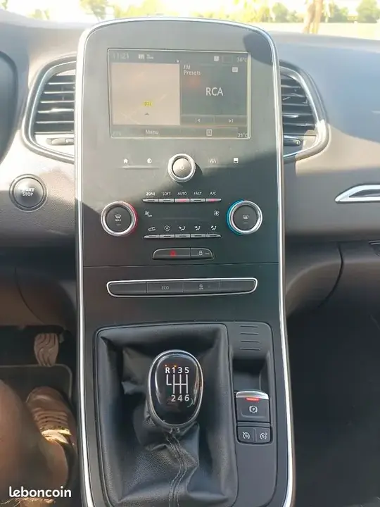 Renault Scenic 2019 photo 3