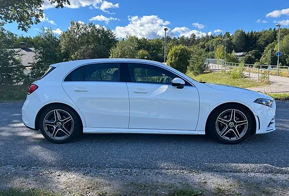 Mercedes-Benz A180 2023 photo 2