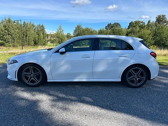 Mercedes-Benz A180 2023 photo 4