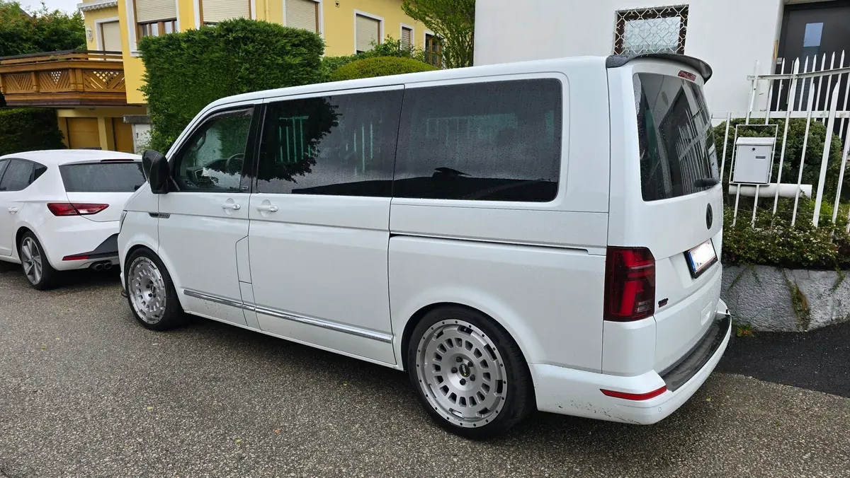 Volkswagen Multivan 2016 photo 3