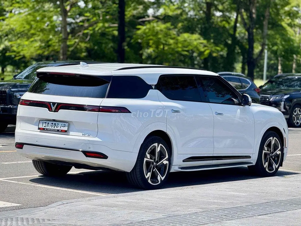 Vinfast Vf9