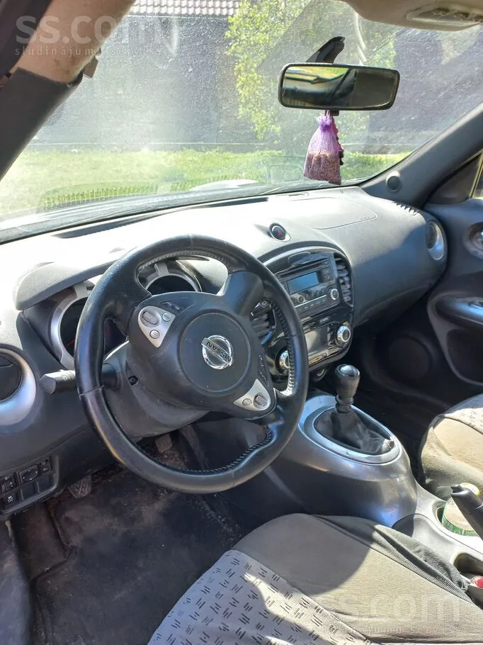 Nissan Juke 2011 photo 2