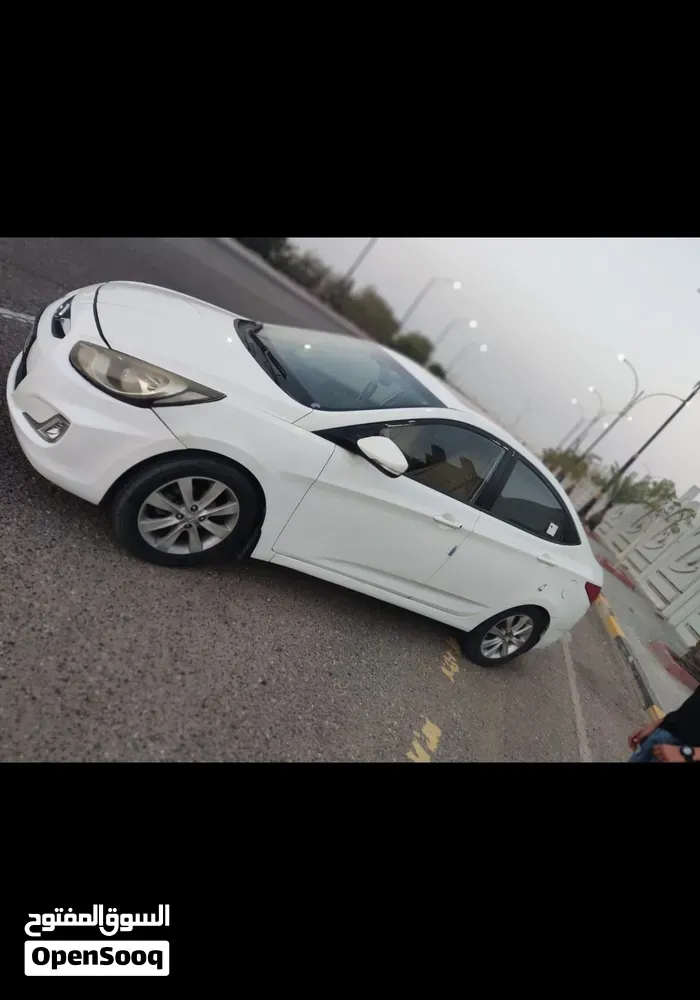 Hyundai Accent 2015 photo 3
