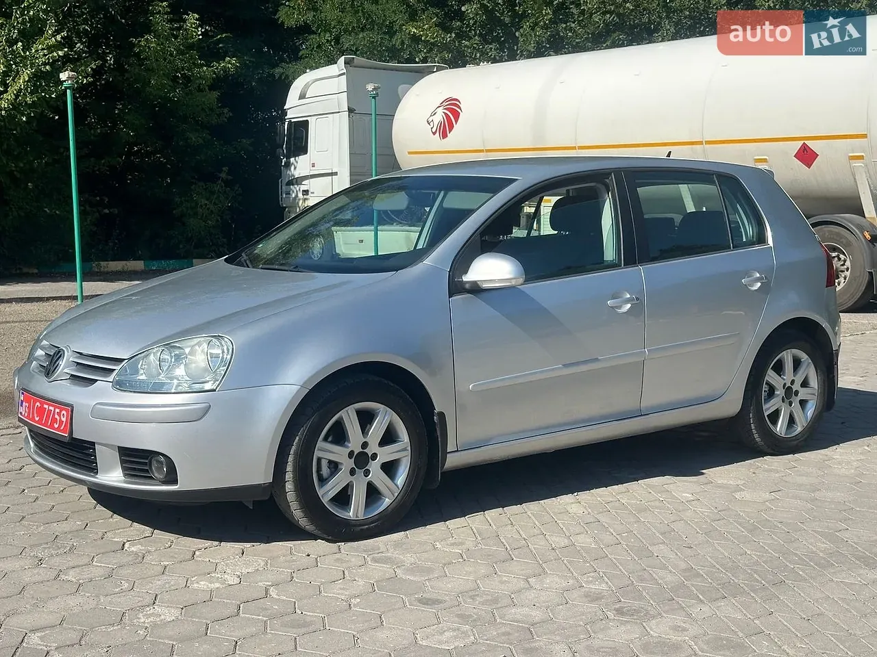 Volkswagen Golf 2005 photo 2