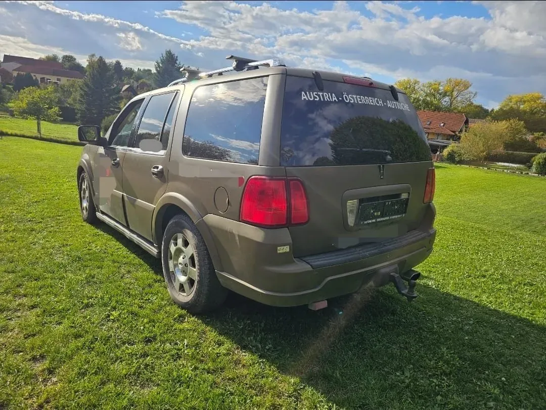 Lincoln Navigator 2005 photo 3