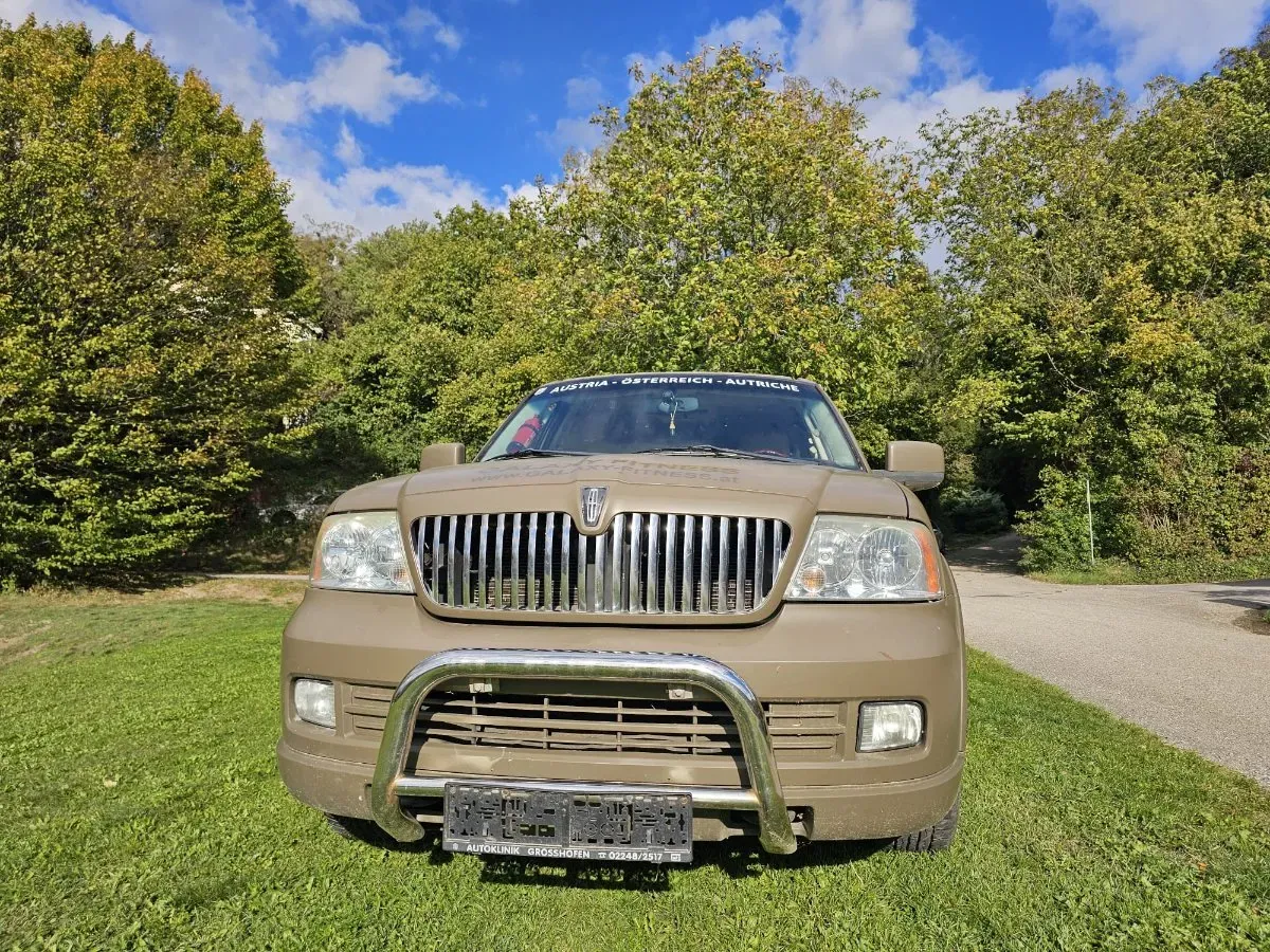 Lincoln Navigator