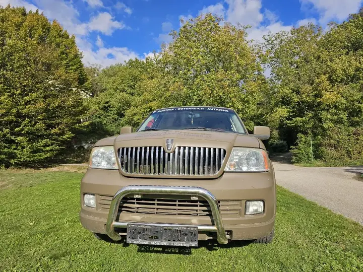 Lincoln Navigator