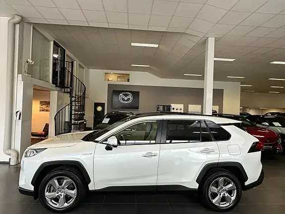 Toyota Rav4 2021 photo 2