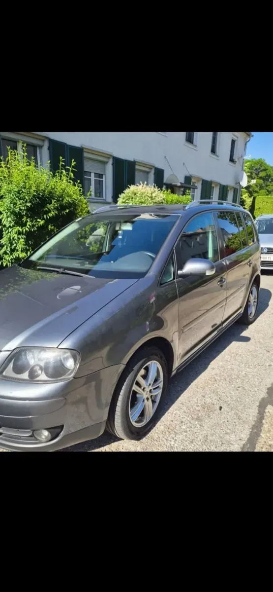Volkswagen Touran 2004 photo 2