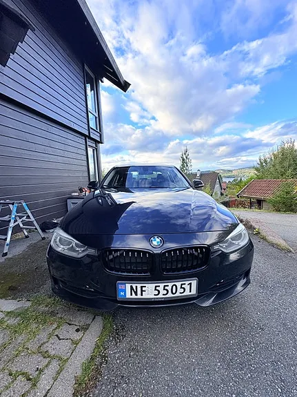 BMW 320D 2012 photo 2