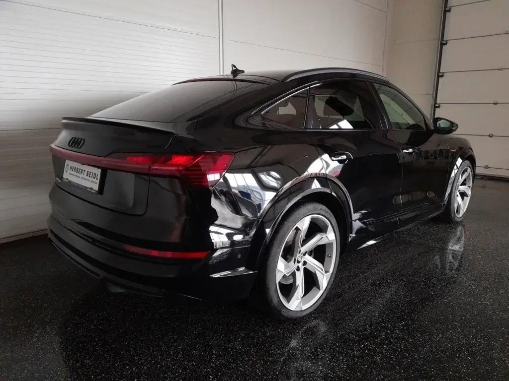 Audi E-Tron 2022 photo 2