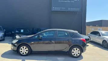 Opel Astra 2009 photo 3