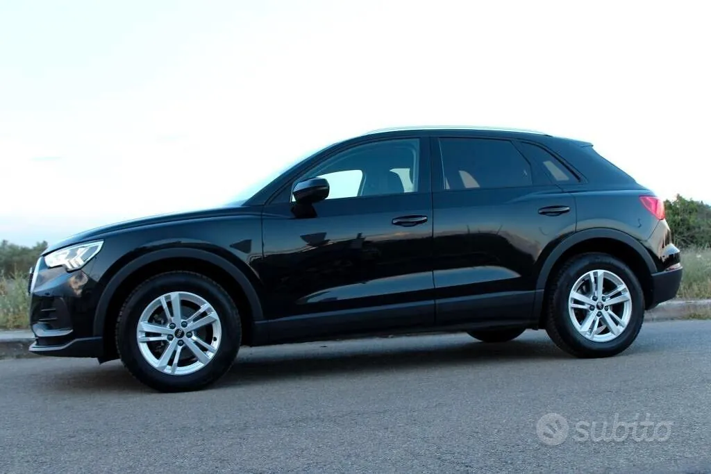 Audi Q3 2022 photo 2