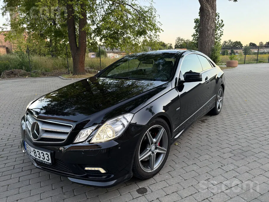 Mercedes-Benz E350 Coupé 2010 photo 2