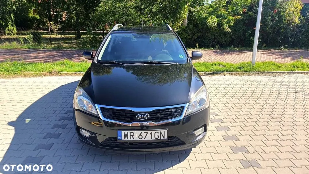 Kia Ceed 2010 photo 4
