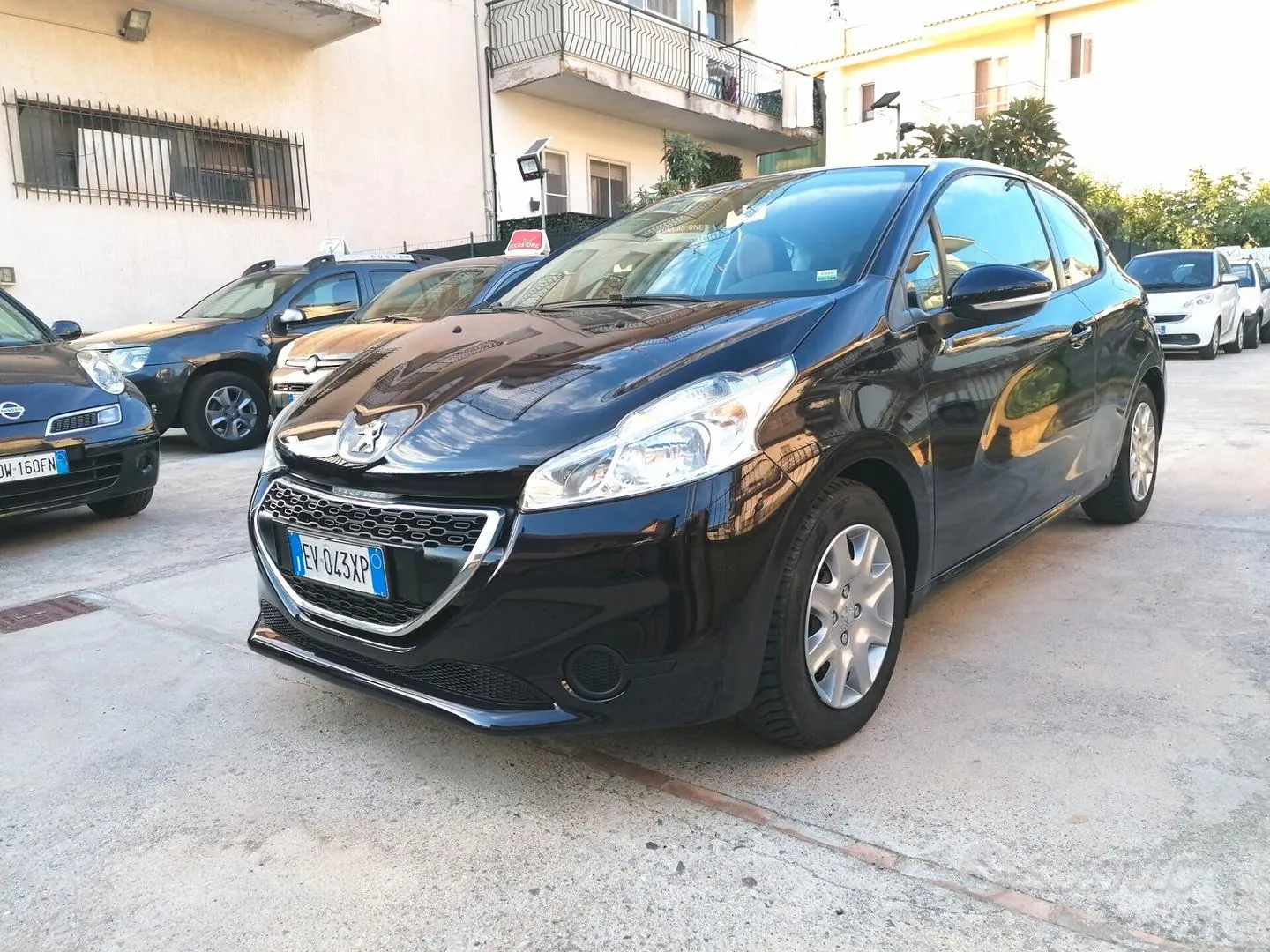 Peugeot 208 2014 photo 2