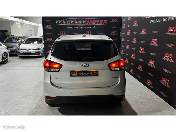 Kia Carens 2018 photo 4