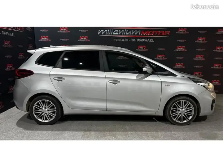 Kia Carens 2018 photo 2