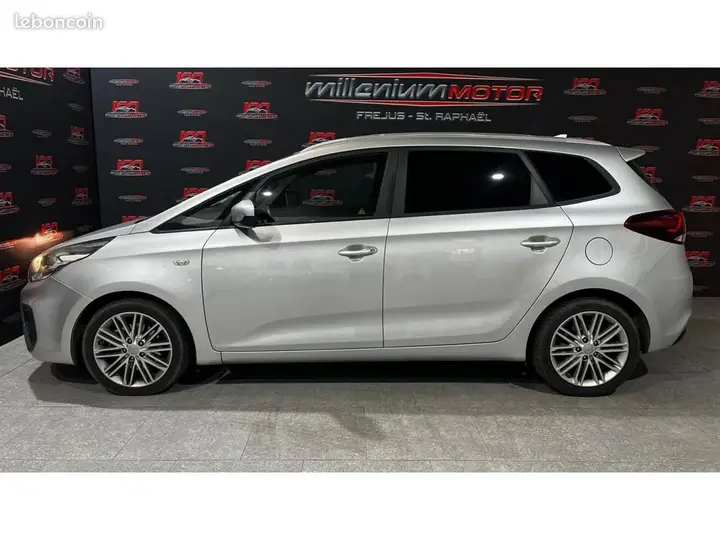 Kia Carens 2018 photo 5
