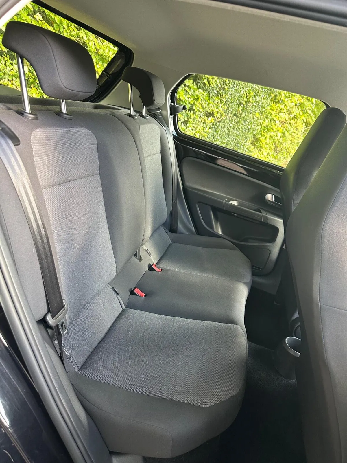 Volkswagen Up 2014 photo 4
