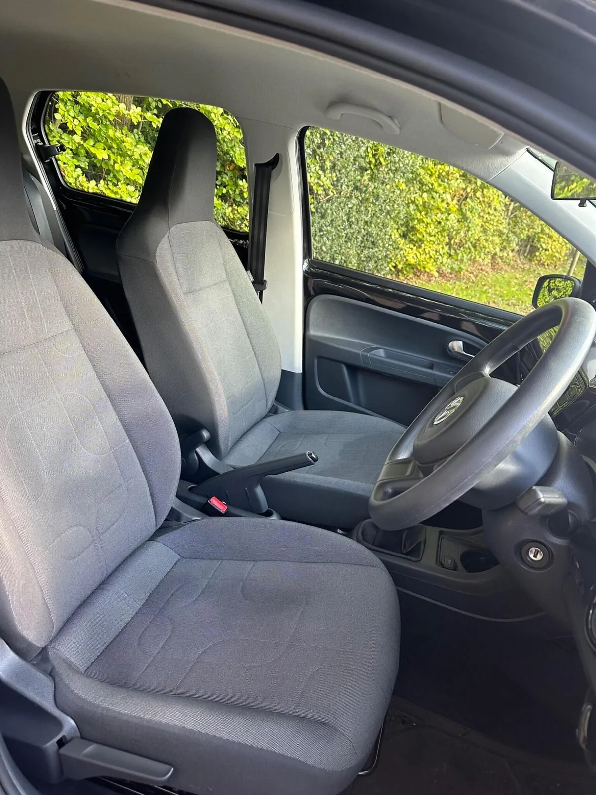 Volkswagen Up 2014 photo 3