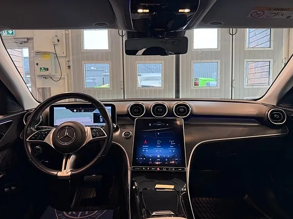 Mercedes-Benz C300 2023 photo 5