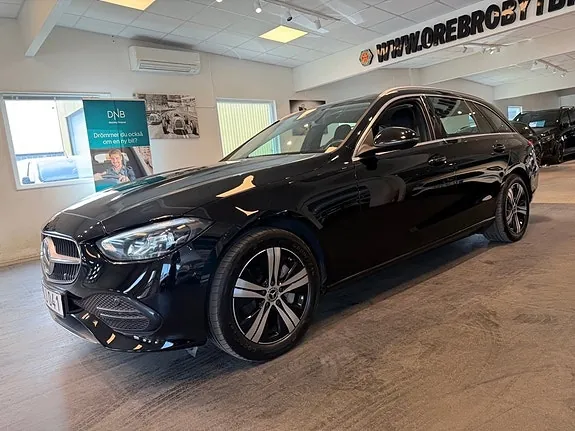 Mercedes-Benz C300 2023 photo 2