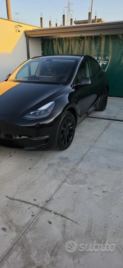 Tesla Model Y 2021 photo 2