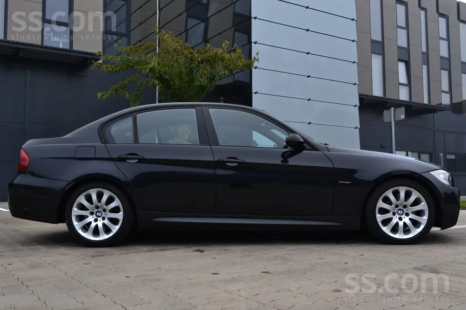 BMW 325 2008 photo 4