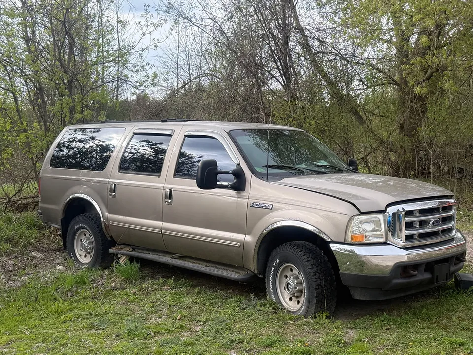 Ford Excursion 2000 photo 2