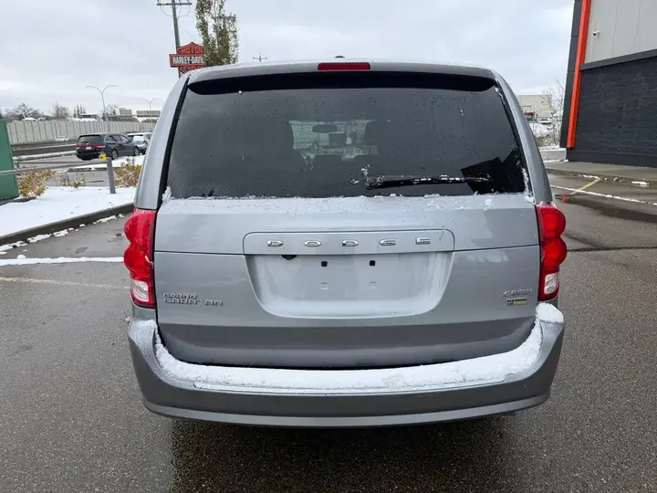 Dodge Grand Caravan 2015 photo 3