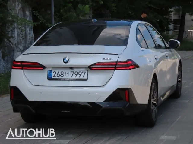 BMW 5 Series 2025 photo 3