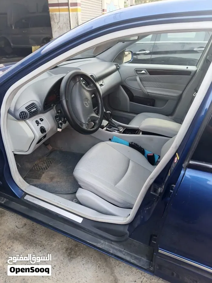 Mercedes-Benz C-Class 2005 photo 3