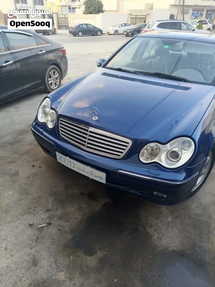 Mercedes-Benz C-Class 2005 photo 2
