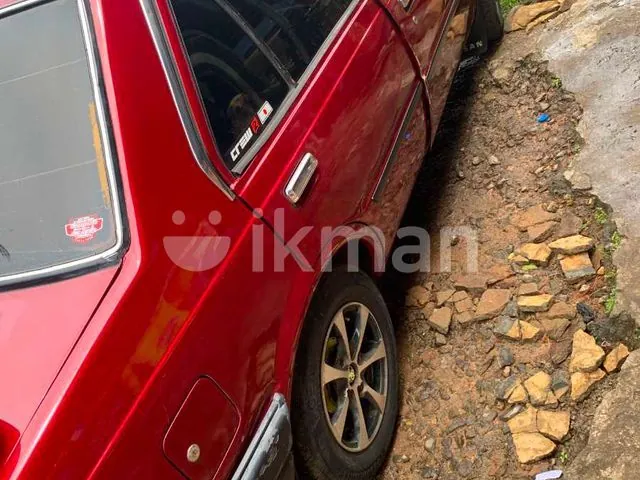 Nissan Sunny 1985 photo 2
