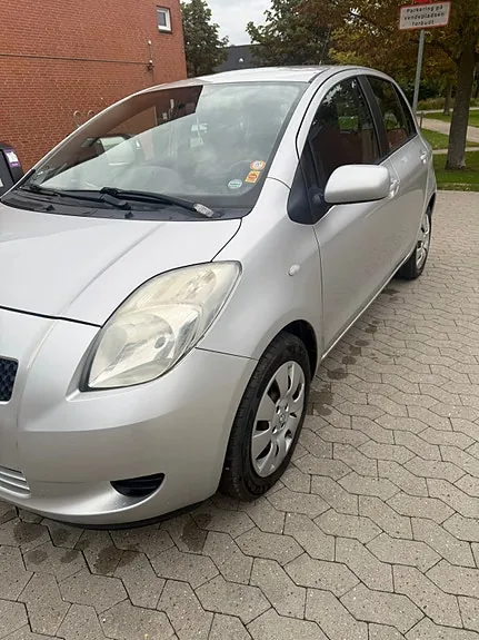 Toyota Yaris 2008 photo 2