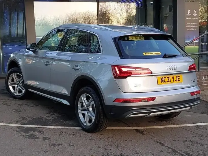 Audi Q5 2021 photo 2