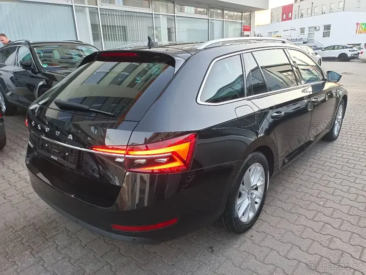 Skoda Superb 2023 photo 4