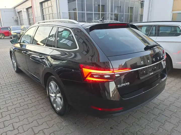 Skoda Superb 2023 photo 3