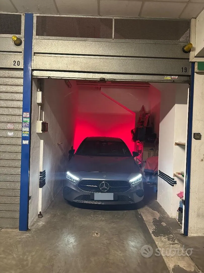 Mercedes-Benz A 180 2023 photo 2