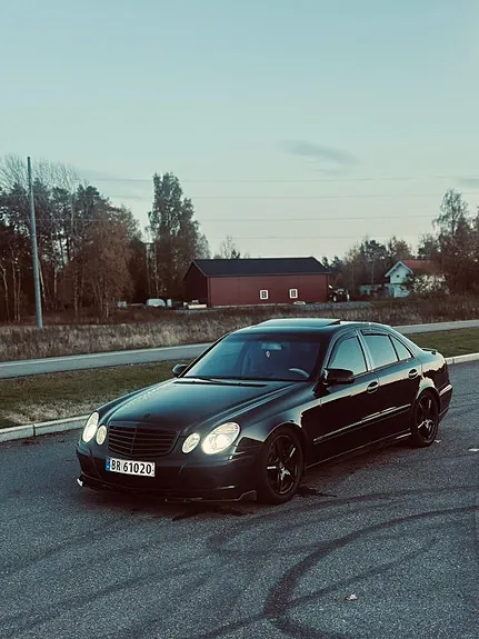 Mercedes-Benz E320 2006 photo 4