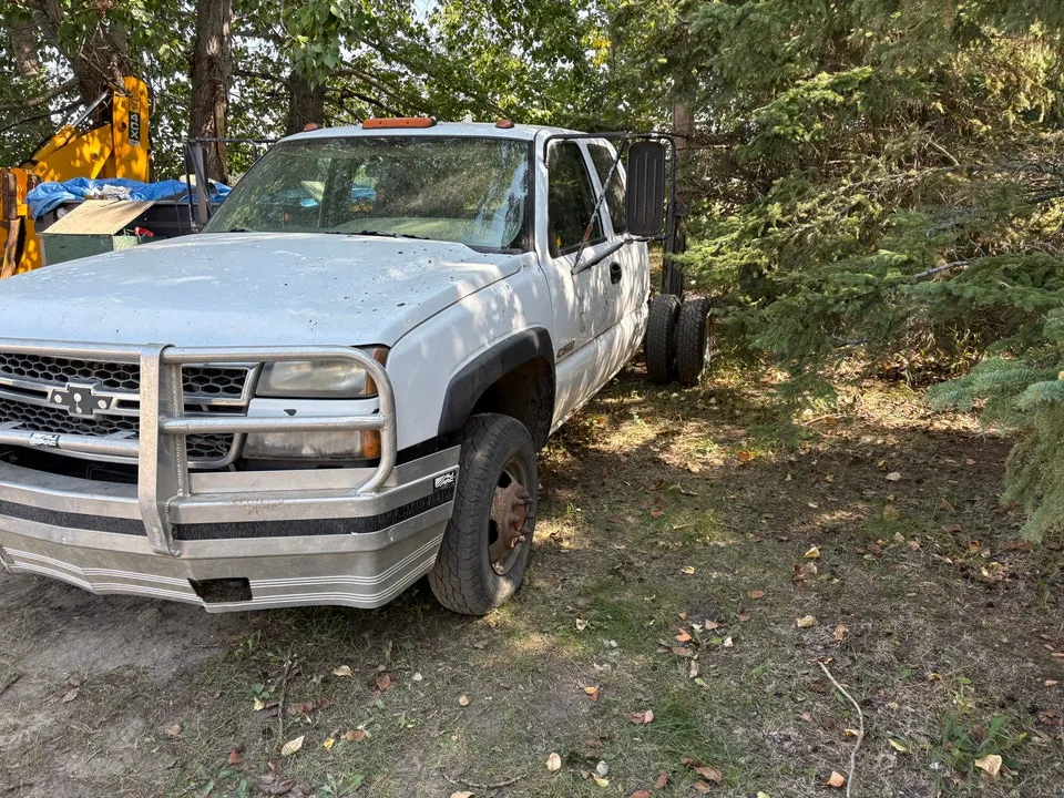 Chevrolet Silverado 3500 2005 photo 2