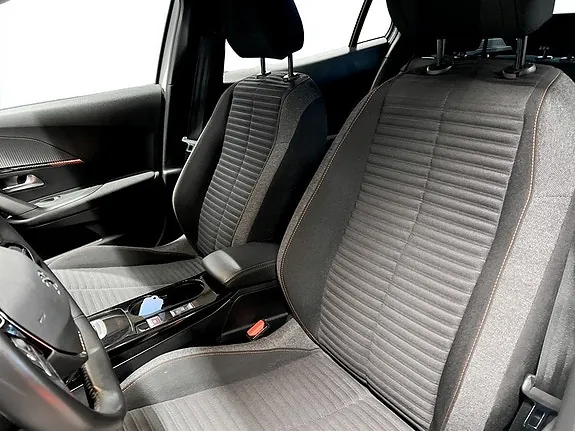 Peugeot E-2008 2021 photo 5