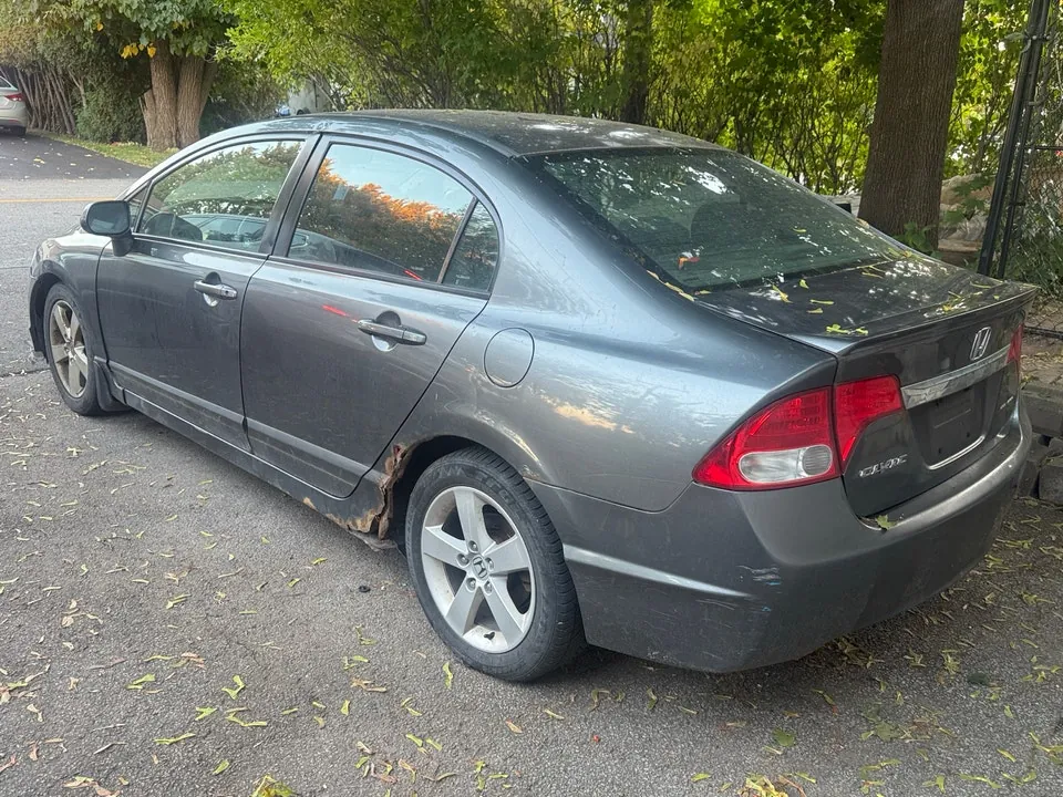 Honda Civic 2010 photo 2