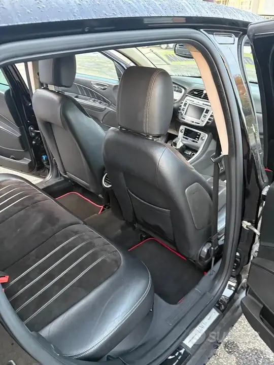 Lancia Ypsilon 2011 photo 5