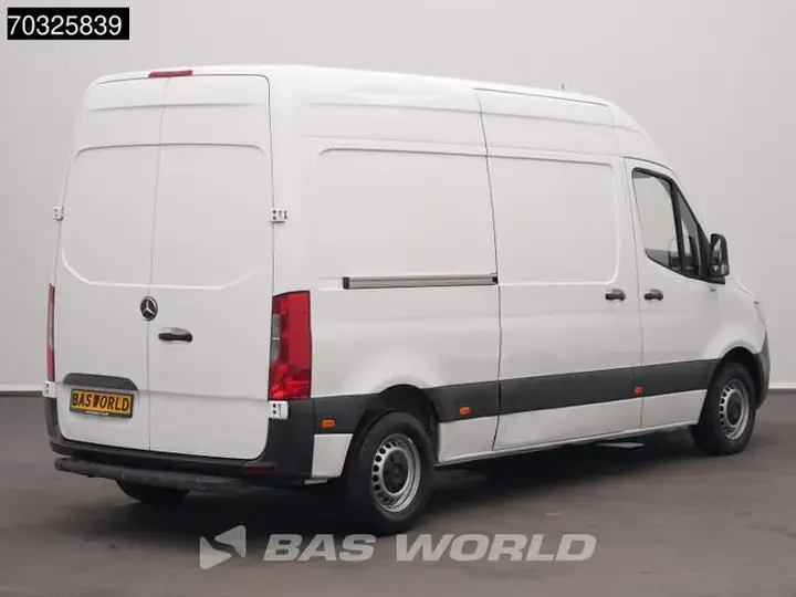Mercedes-Benz Sprinter 2021 photo 2