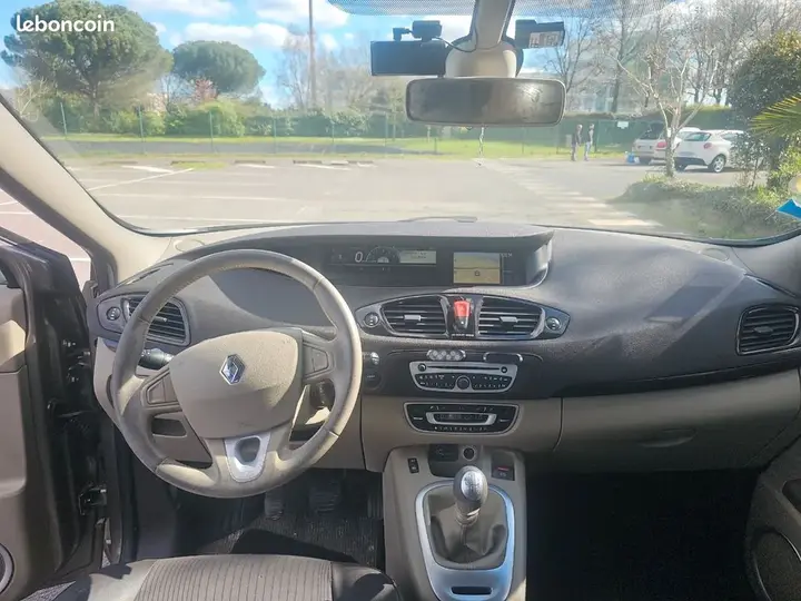 Renault Megane 2011 photo 3