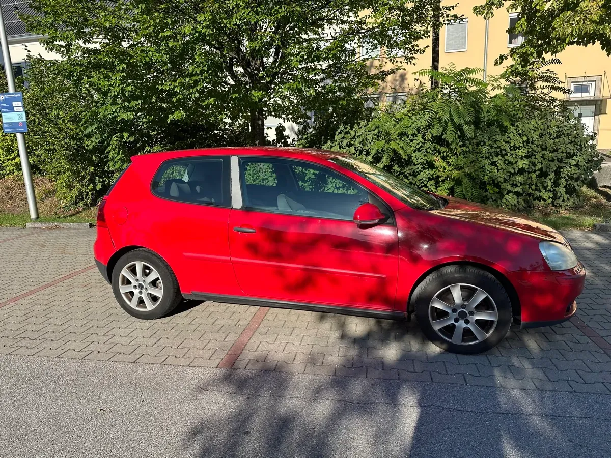Volkswagen Golf 2005 photo 2