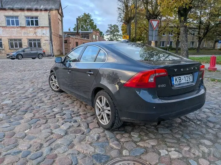 Volvo S60 2011 photo 5