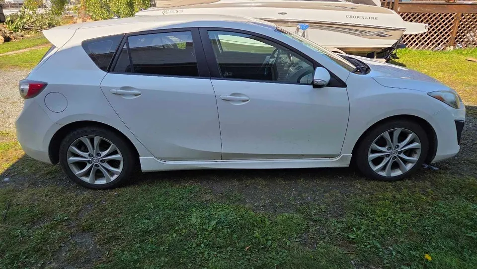 Mazda 3 2010 photo 2